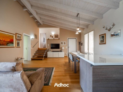 casa indipendente in vendita a San Costanzo in zona Cerasa