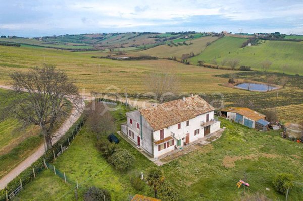 casa indipendente in vendita a San Costanzo