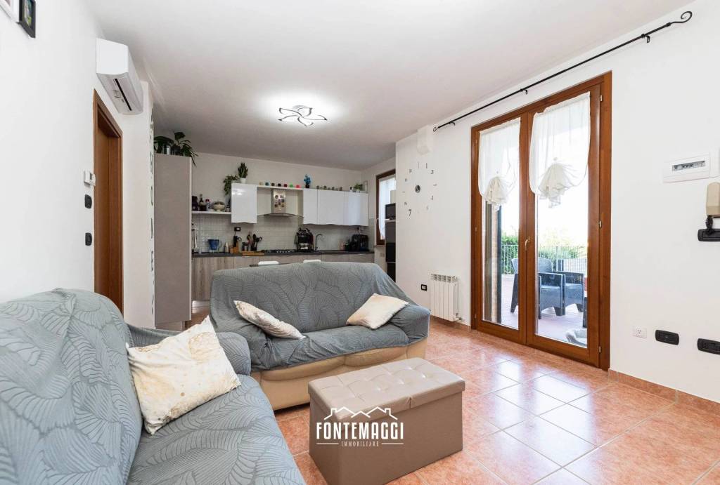 appartamento in vendita a San Costanzo in zona Cerasa