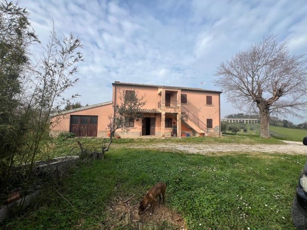 casa indipendente in vendita a San Costanzo
