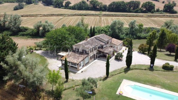 casa indipendente in vendita a San Costanzo