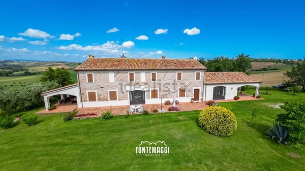 casa indipendente in vendita a San Costanzo