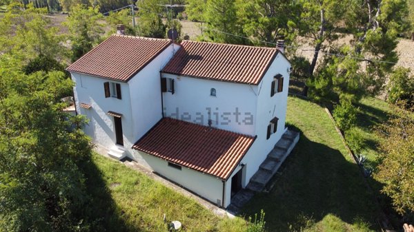 casa indipendente in vendita a San Costanzo