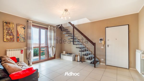 esavano in vendita a San Costanzo