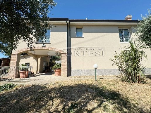 casa indipendente in vendita a San Costanzo