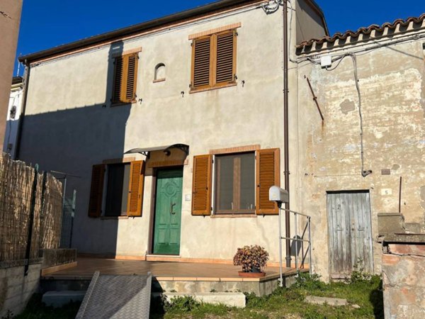 casa indipendente in vendita a San Costanzo