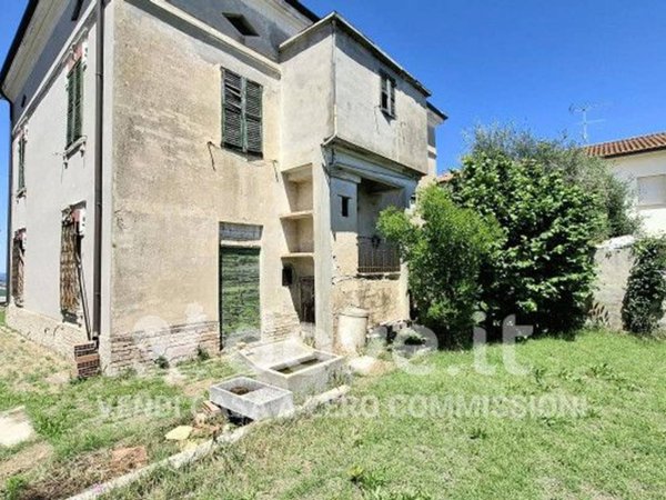 casa indipendente in vendita a San Costanzo