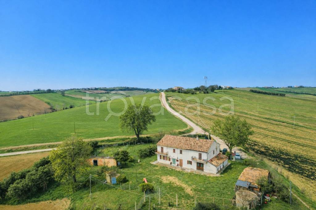 casa indipendente in vendita a San Costanzo