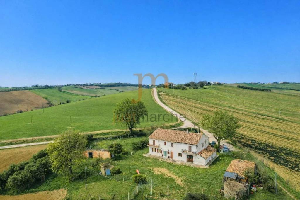 casa indipendente in vendita a San Costanzo