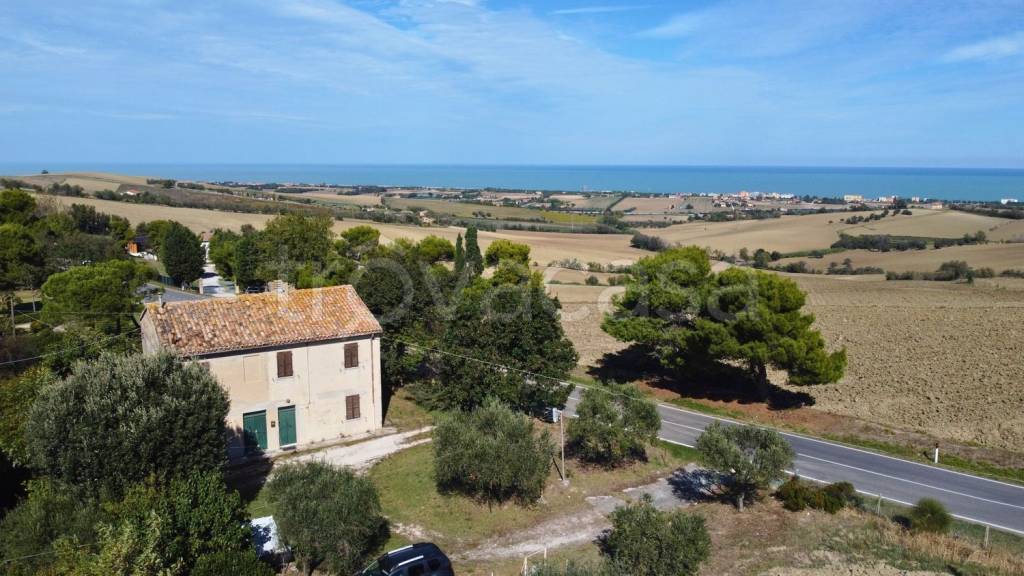 casa indipendente in vendita a San Costanzo