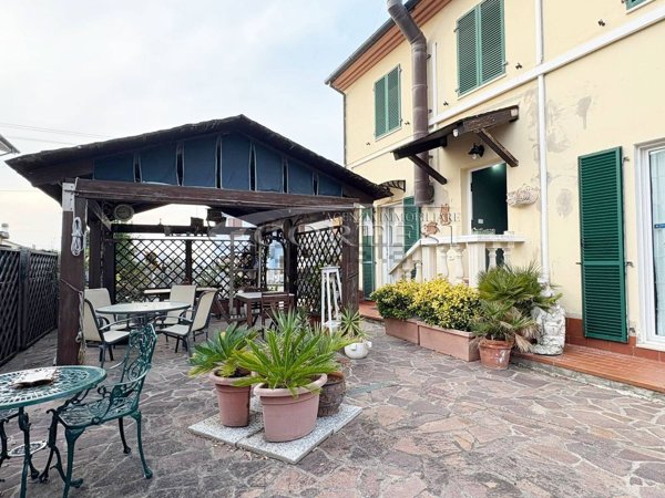 casa indipendente in vendita a San Costanzo
