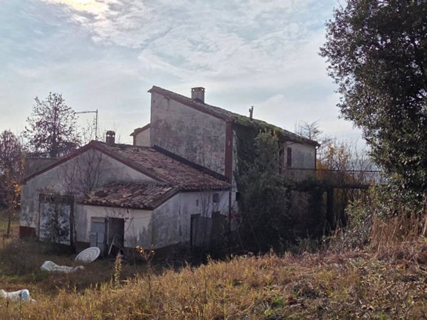 casa indipendente in vendita a San Costanzo
