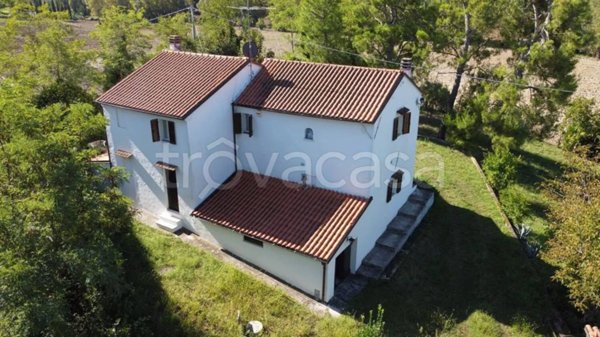 casa indipendente in vendita a San Costanzo
