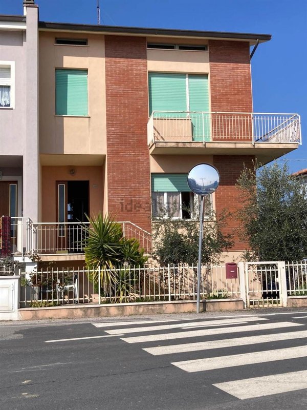 casa semindipendente in vendita a San Costanzo
