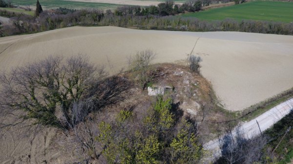 casale in vendita a San Costanzo