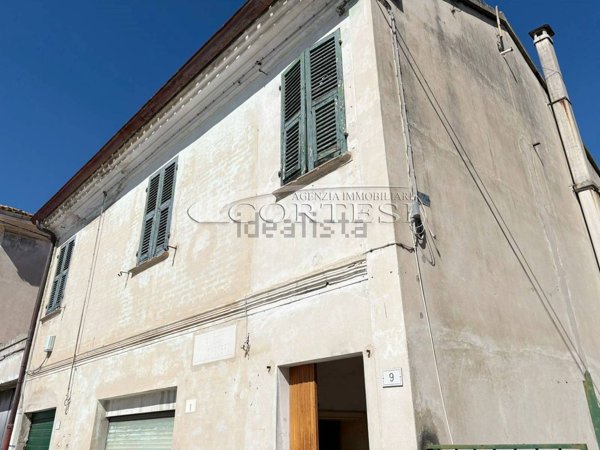 casa indipendente in vendita a San Costanzo in zona Cerasa