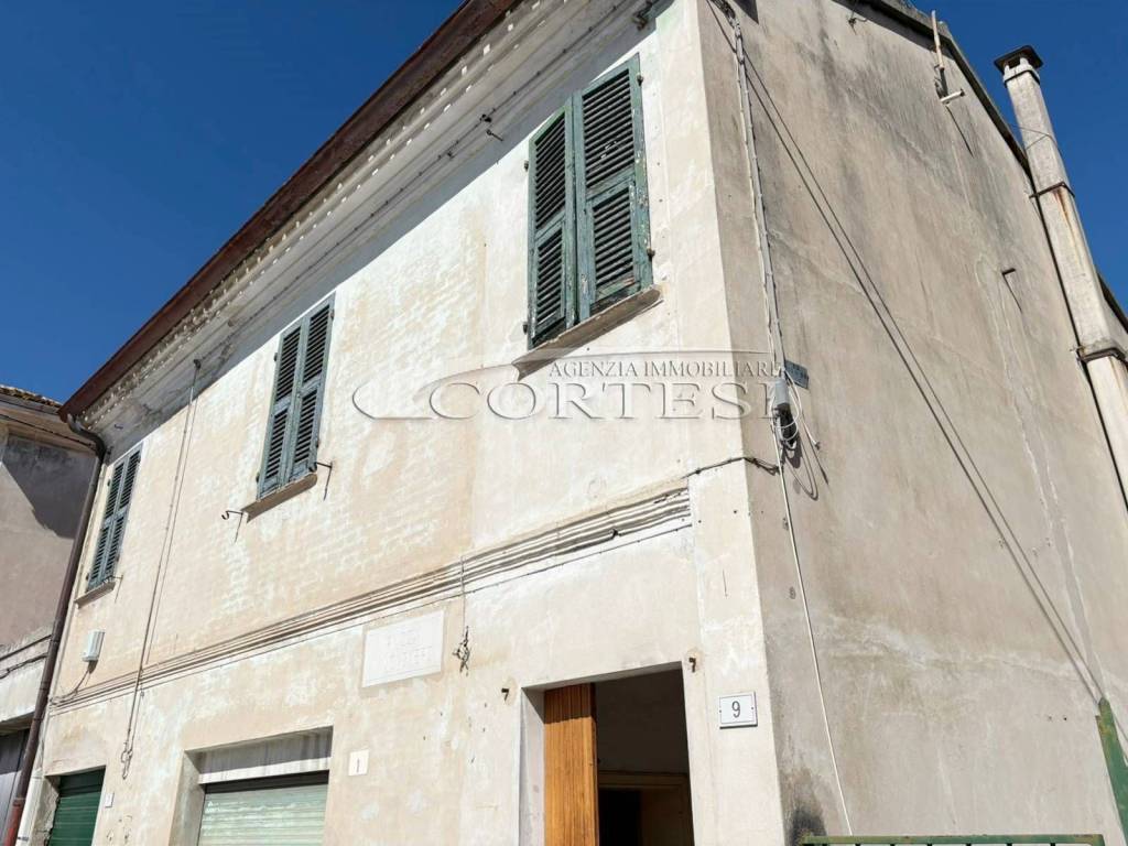 casa indipendente in vendita a San Costanzo in zona Cerasa