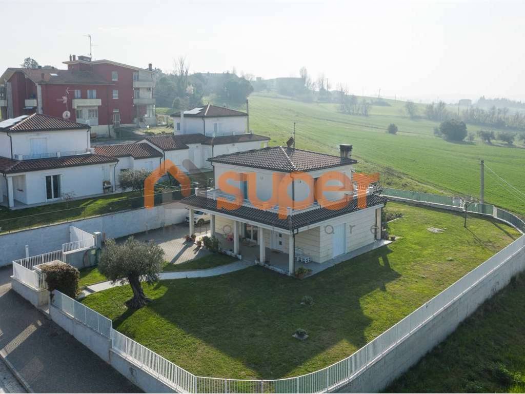 casa indipendente in vendita a San Costanzo