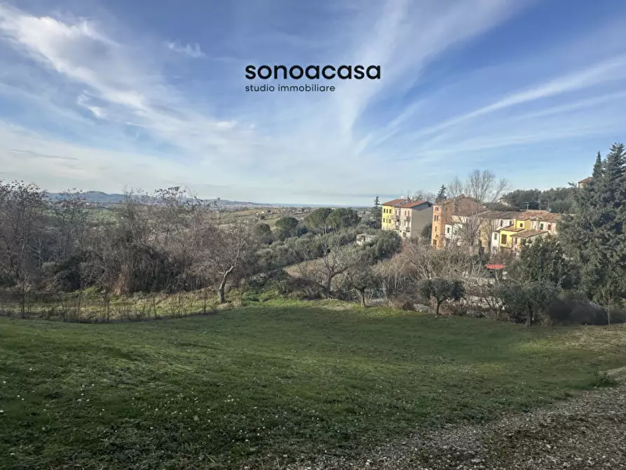 terreno edificabile in vendita a San Costanzo