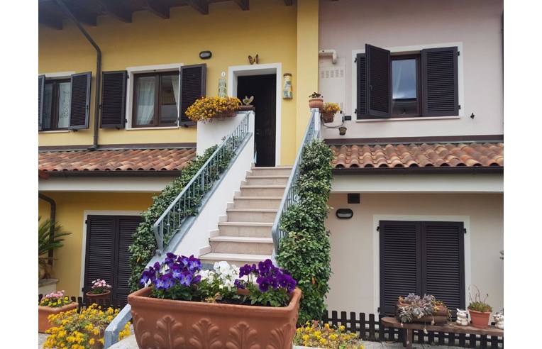 casa indipendente in vendita a San Costanzo in zona Cerasa