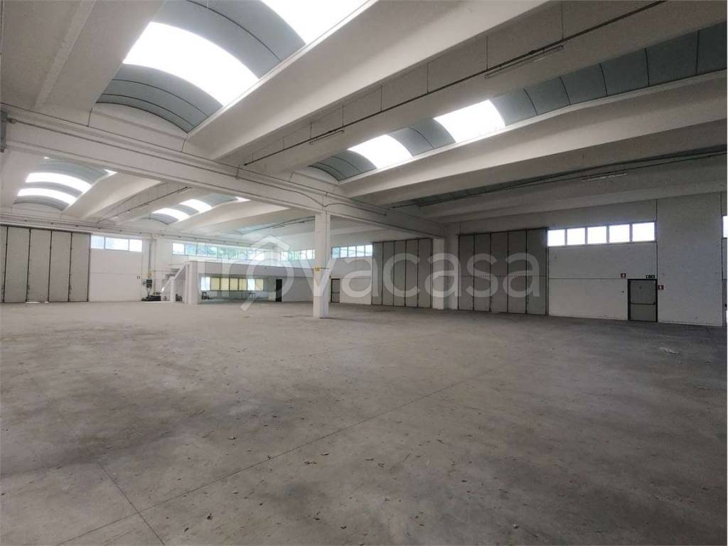 capannone in vendita a San Costanzo