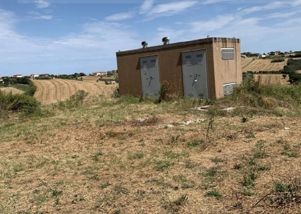 terreno edificabile in vendita a San Costanzo