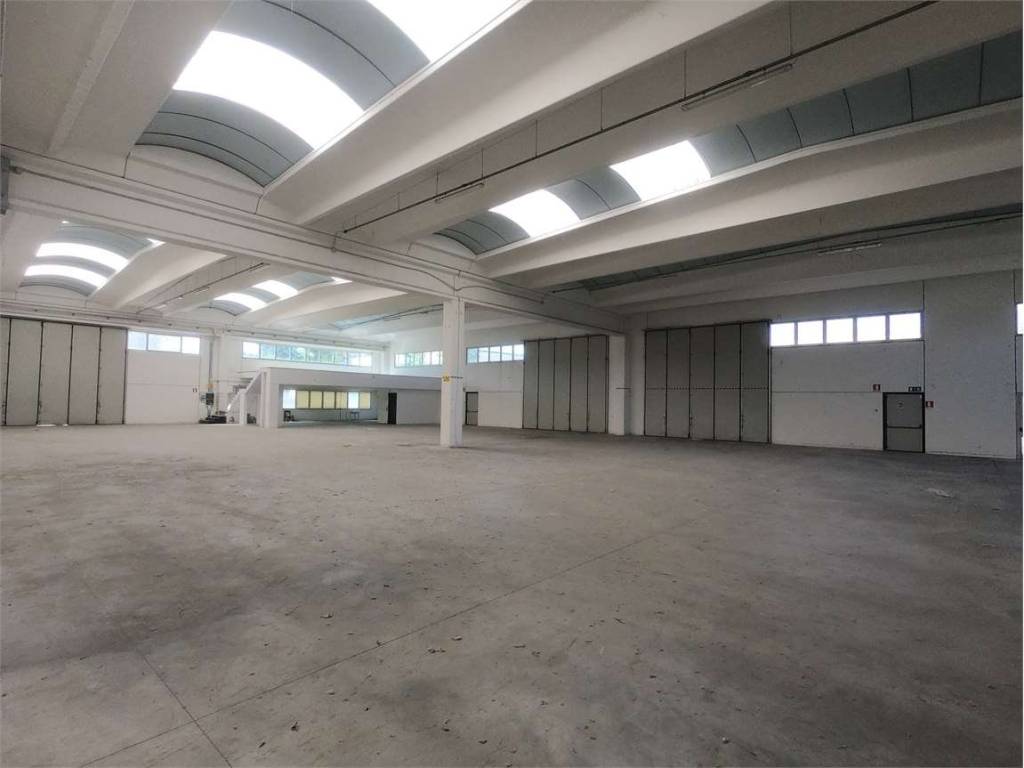 locale commerciale in vendita a San Costanzo