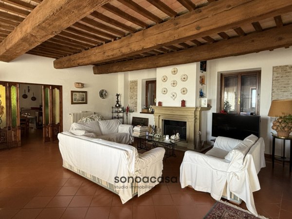 casa indipendente in vendita a San Costanzo