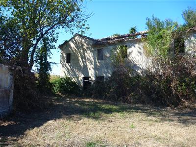 casale in vendita a San Costanzo
