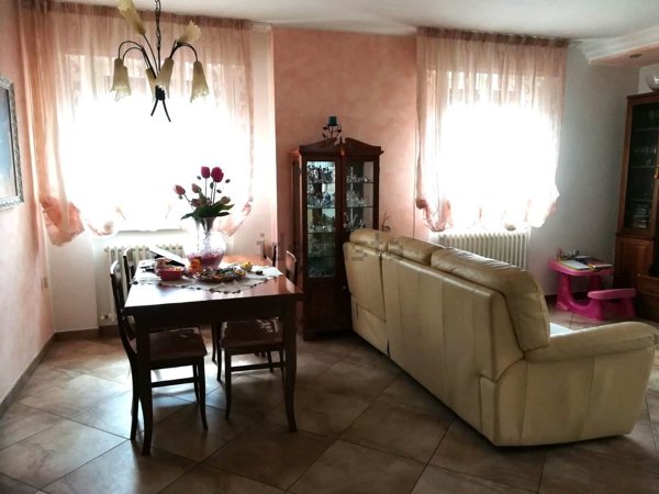 casa indipendente in vendita a San Costanzo in zona Cerasa