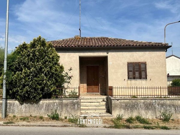 casa indipendente in vendita a San Costanzo