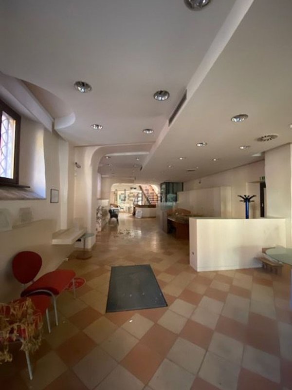 ufficio in vendita a San Costanzo