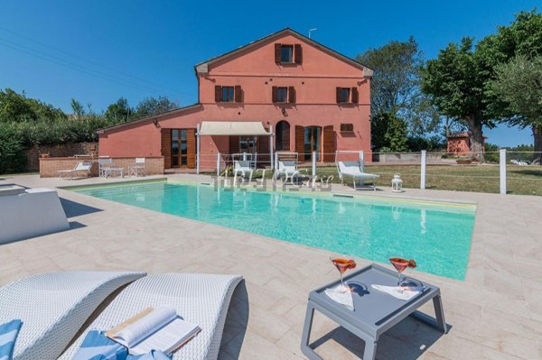 casa indipendente in vendita a San Costanzo in zona Stacciola