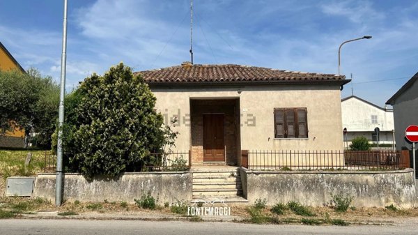 casa indipendente in vendita a San Costanzo