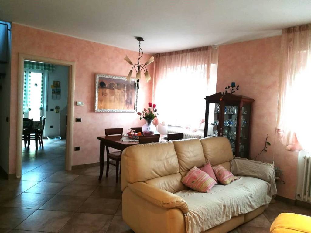 casa indipendente in vendita a San Costanzo in zona Cerasa