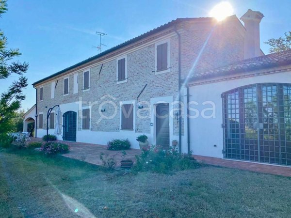 casa indipendente in vendita a San Costanzo in zona Stacciola