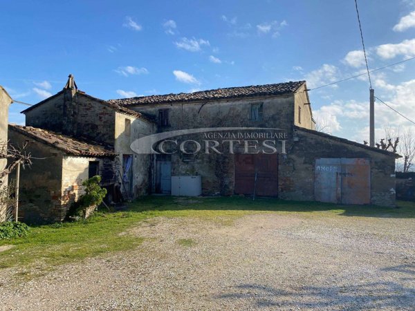 appartamento in vendita a San Costanzo in zona Stacciola
