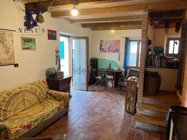casa semindipendente in vendita a San Costanzo