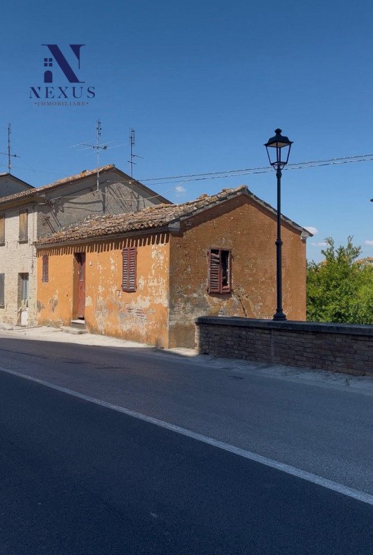 casa indipendente in vendita a San Costanzo in zona Cerasa