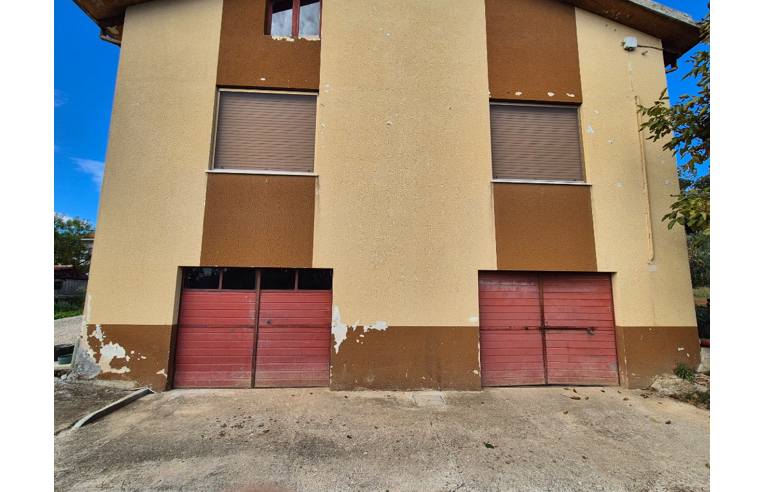 casa indipendente in vendita a San Costanzo in zona Stacciola