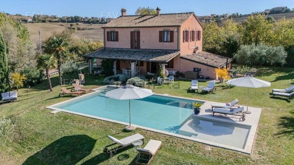 casa indipendente in vendita a San Costanzo