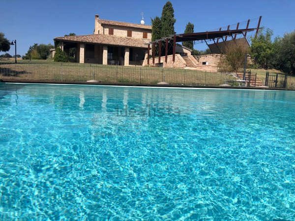 casa indipendente in vendita a San Costanzo in zona Stacciola