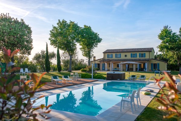 casa indipendente in vendita a San Costanzo in zona Stacciola