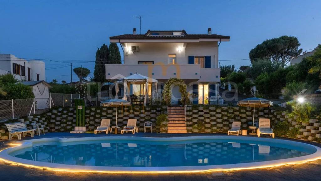 casa indipendente in vendita a San Costanzo in zona Stacciola
