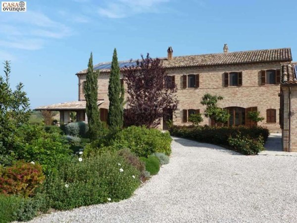 casa indipendente in vendita a San Costanzo in zona Stacciola