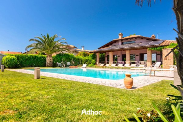 casa indipendente in vendita a San Costanzo