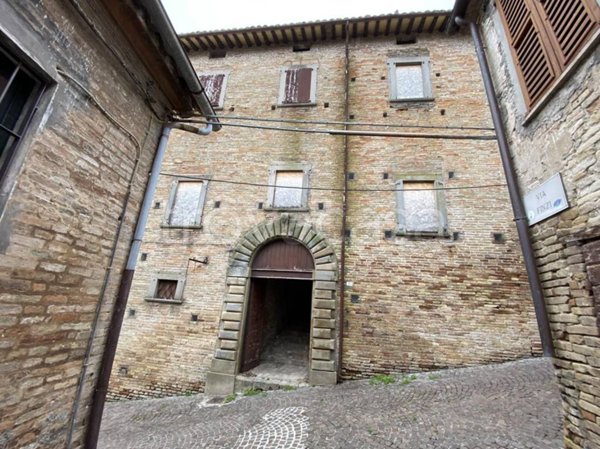 negozio in vendita a San Lorenzo in Campo in zona San Vito sul Cesano