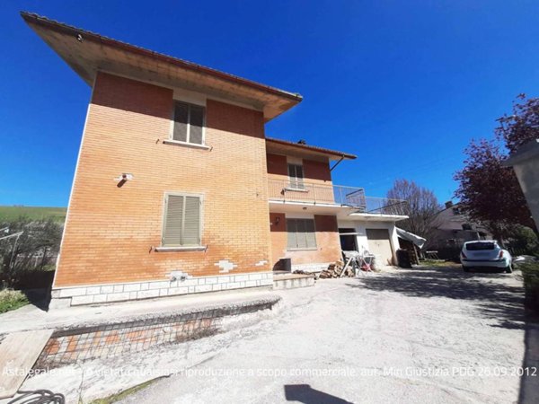 casa indipendente in vendita a San Lorenzo in Campo in zona San Vito sul Cesano
