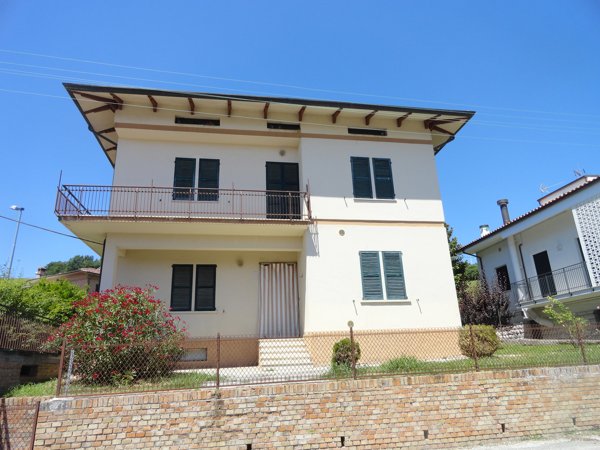 casa indipendente in vendita a San Lorenzo in Campo