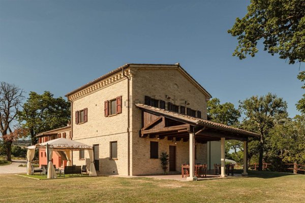 casale in vendita a San Lorenzo in Campo